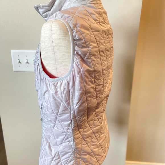 Patagonia Women’s Primaloft Puffer Vest NWOT - Picture 6 of 10